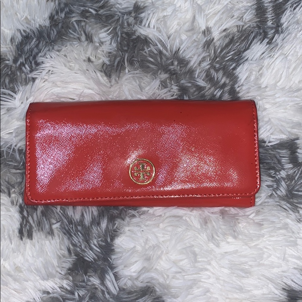 tory burch envelope wallet
